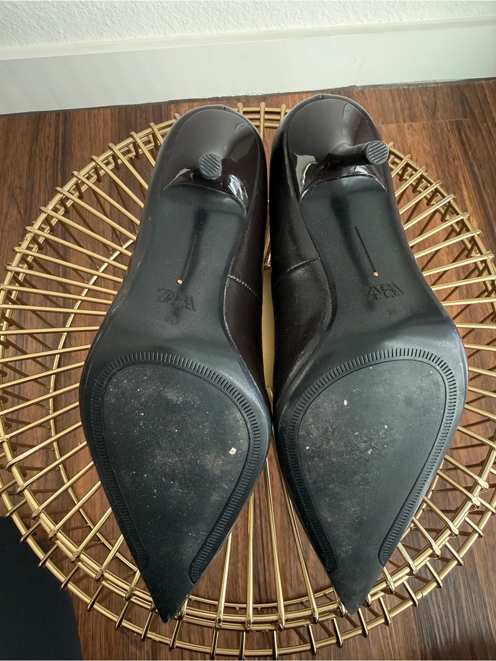 Brown pointed toe pumps with gold accent - Picture 8 of 8
